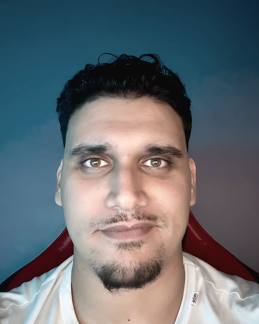 رمزي غرنيش، مطوّر ويب ومسوّق رقمي مستقلّ مقرّه الجزائر
